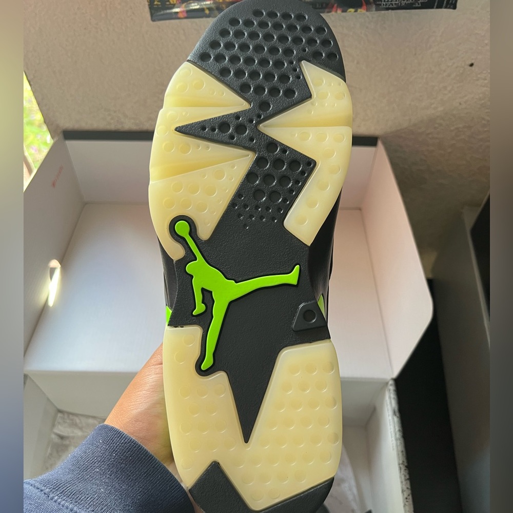 Electric Green Jordan 6s - Picture 5 of 5